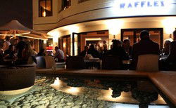 Raffles Hotel Lounge Bar - New South Wales Tourism  2