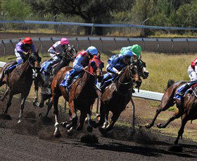Alice Springs Turf Club - New South Wales Tourism  0