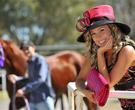 Alice Springs Turf Club - New South Wales Tourism  4