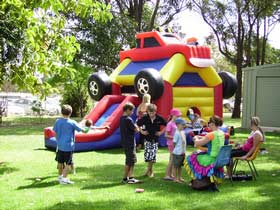 Pinjarra Race Club - New South Wales Tourism  1