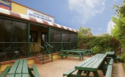 Albion Park Hotel - New South Wales Tourism  1