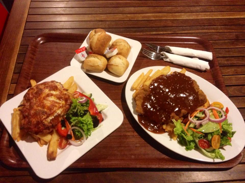 The Caves Country Pub - New South Wales Tourism  1