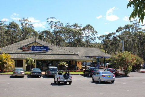 Bonny Hills Beach Hotel - New South Wales Tourism  3