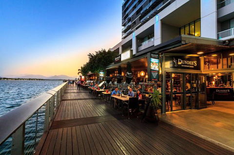 Dundee’s Restaurant On The Waterfront - New South Wales Tourism  7