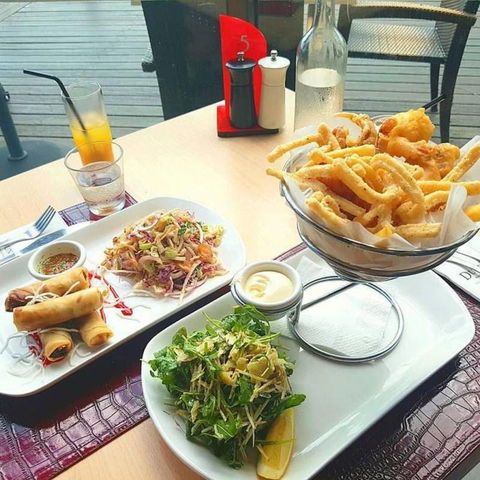Dundee’s Restaurant On The Waterfront - New South Wales Tourism  8