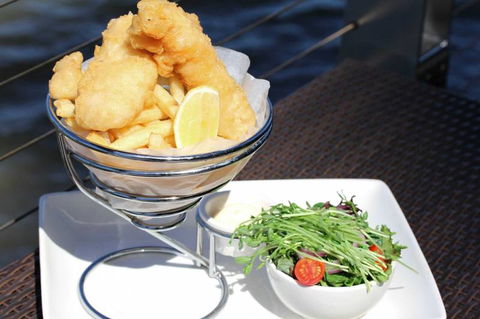 Dundee’s Restaurant On The Waterfront - New South Wales Tourism  10