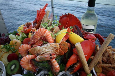 Dundee’s Restaurant On The Waterfront - New South Wales Tourism  13
