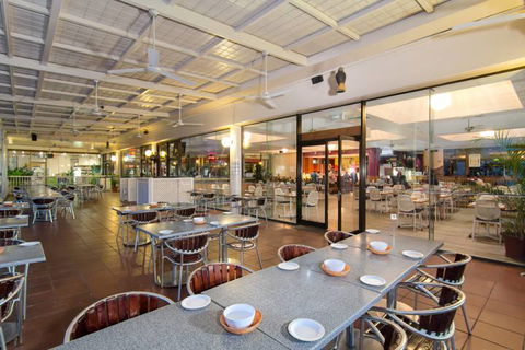 Charlie’s Seafood Buffet - New South Wales Tourism  3