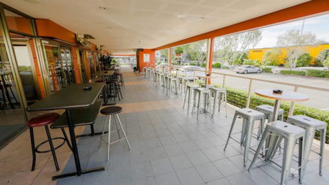 Treetops Tavern - New South Wales Tourism  1