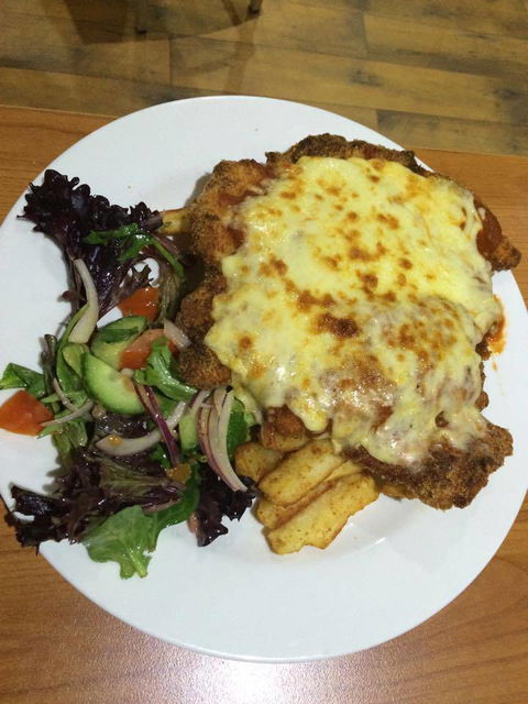 Coomera Waters Tavern - New South Wales Tourism  0