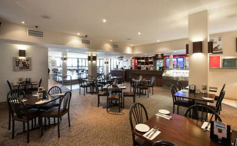 Palm Beach Hotel - New South Wales Tourism  1