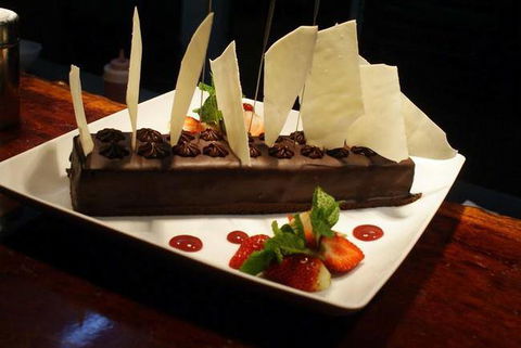 Jacobs Well Bayside Tavern - New South Wales Tourism  1