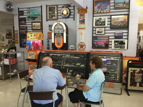Cadz Ol’Skool Diner & Takeaway - New South Wales Tourism  2