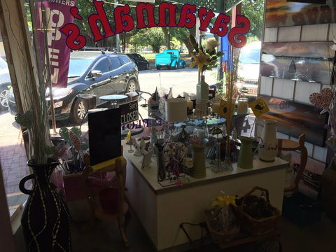 Savannah’s Gifts, Cafe & Flowers - New South Wales Tourism  0