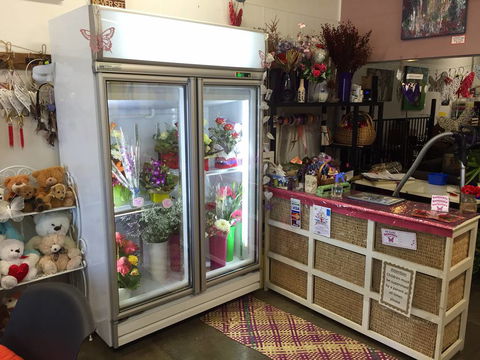 Savannah’s Gifts, Cafe & Flowers - New South Wales Tourism  1
