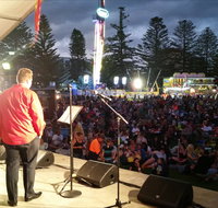 A Luminous Christmas at The Entrance - New South Wales Tourism 