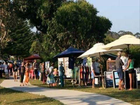 Art On The Path January - New South Wales Tourism  0