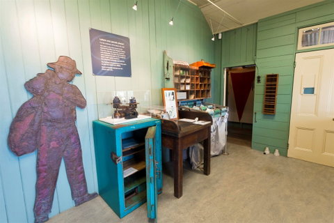 Cardwell Pioneers Tour - New South Wales Tourism  0