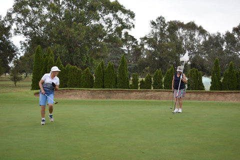 Howlong Golden Shoe Nine Hole Golf Tournament - New South Wales Tourism  1