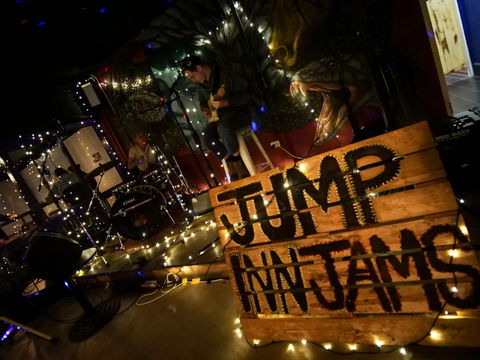 Jump Inn Jam Sessions - New South Wales Tourism  0
