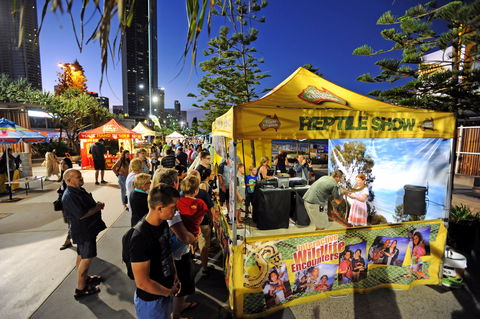 Surfers Paradise Beachfront Markets - New South Wales Tourism  0