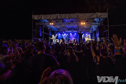 VDM Fest - Rock Edge Country Music Festival - New South Wales Tourism  1