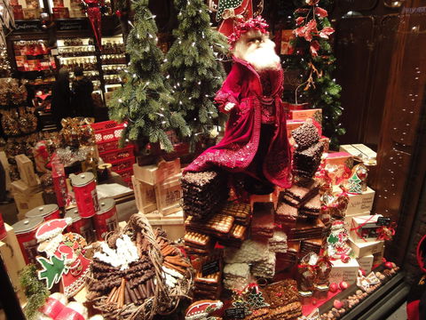 Girls Big Day Out Christmas In July - New South Wales Tourism  2