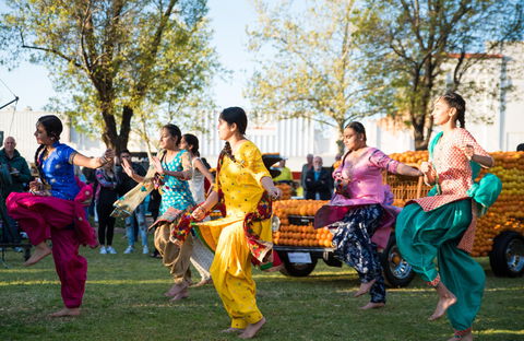 Griffith Spring Fest -  Multicultural Festival - New South Wales Tourism  0