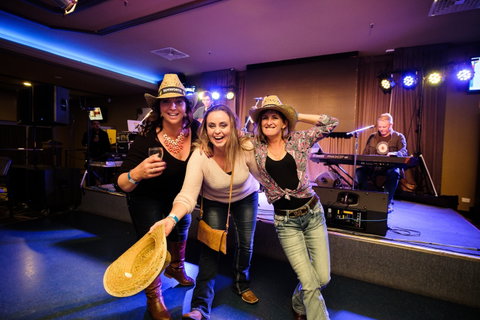 Hats Off To Country Music Festival - New South Wales Tourism  0