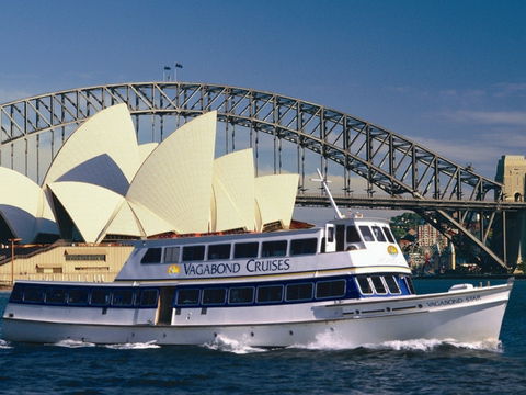 NRL Grand Final Transfer With Vagabond Cruises - New South Wales Tourism  0