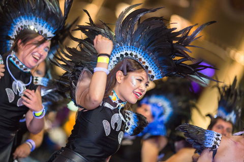 Sydney Mardi Gras Parade - New South Wales Tourism  2