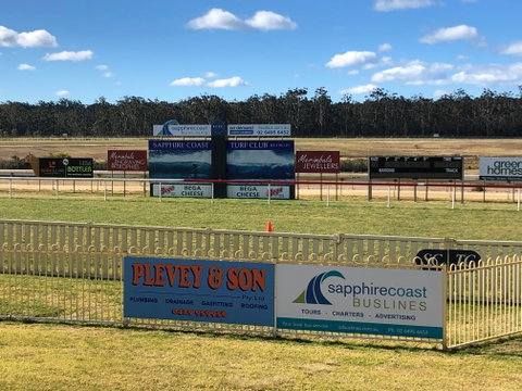 Tathra Cup Hawaiian Themed Fashions On The Field - New South Wales Tourism  0