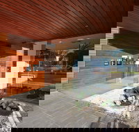 Melbourne Dandenong Central Apartment - New South Wales Tourism 