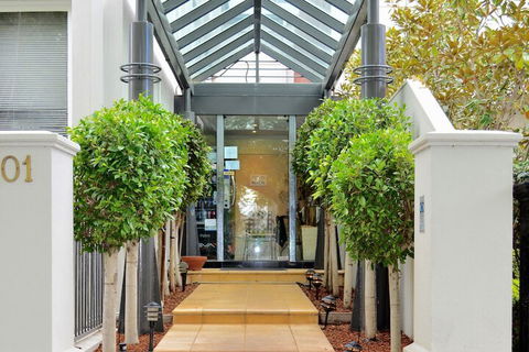 Knightsbridge Apartments - New South Wales Tourism  1