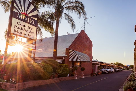 Country Pathfinder Motor Inn - New South Wales Tourism  4