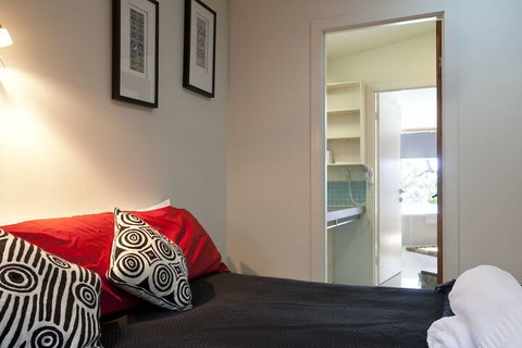 Eumarella Shores Noosa Lake Retreat - New South Wales Tourism  7