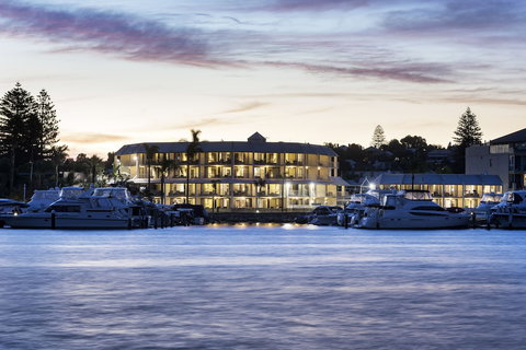 Pier 21 Apartment Hotel - New South Wales Tourism  0