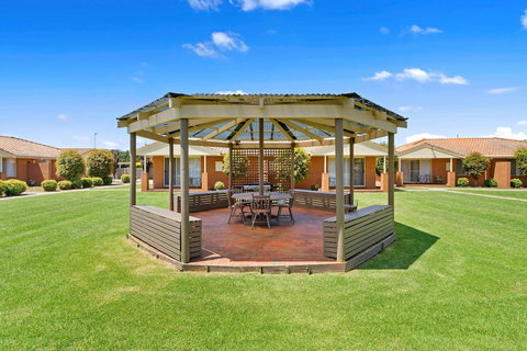 Comfort Inn & Suites King Avenue - New South Wales Tourism  0