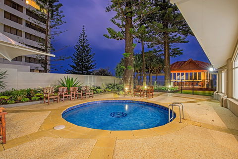 Surfers Aquarius - New South Wales Tourism  2