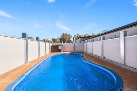 Econo Lodge Moree Spa Motor Inn - New South Wales Tourism  6