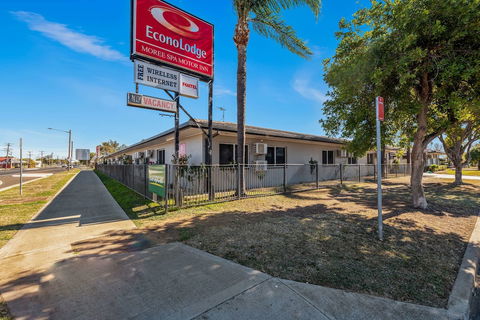 Econo Lodge Moree Spa Motor Inn - New South Wales Tourism  3