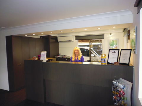 Burke And Wills Motor Inn - New South Wales Tourism  2