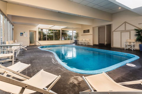 Bellevue On The Lakes - New South Wales Tourism  3