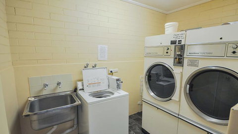 Alexander Motel Whyalla - New South Wales Tourism  4