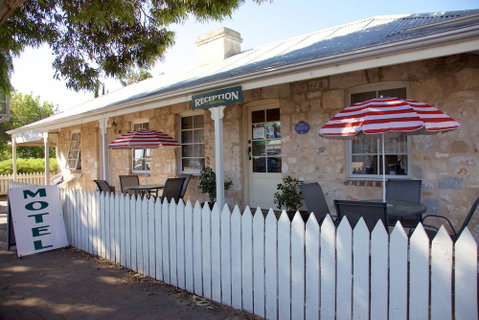 Guichen Bay Motel - New South Wales Tourism  1