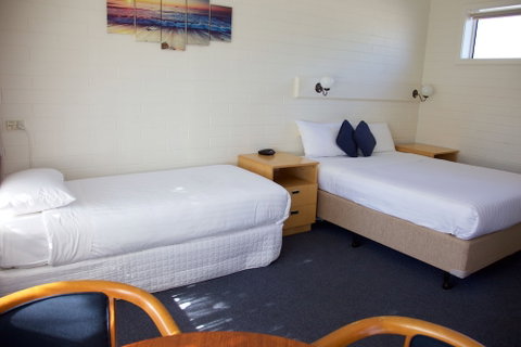 Guichen Bay Motel - New South Wales Tourism  5