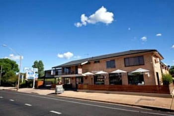 Golden West Motor Inn - New South Wales Tourism  1