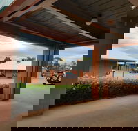 Mud Hut Motel - New South Wales Tourism 