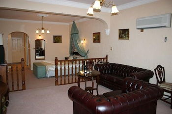 Victoria House Motor Inn - New South Wales Tourism  5