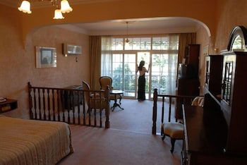 Victoria House Motor Inn - New South Wales Tourism  6